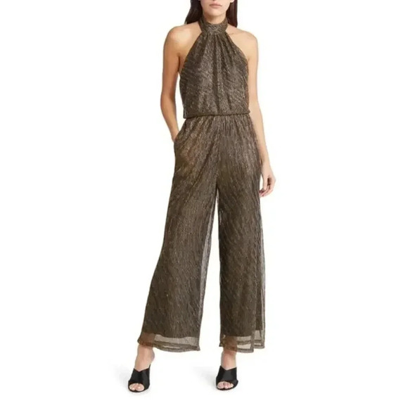 Lulu’s Elegant Dazzle Halter Neck Wide Leg Jumpsuit In Metallic Gold Size XS - Picture 9 of 15